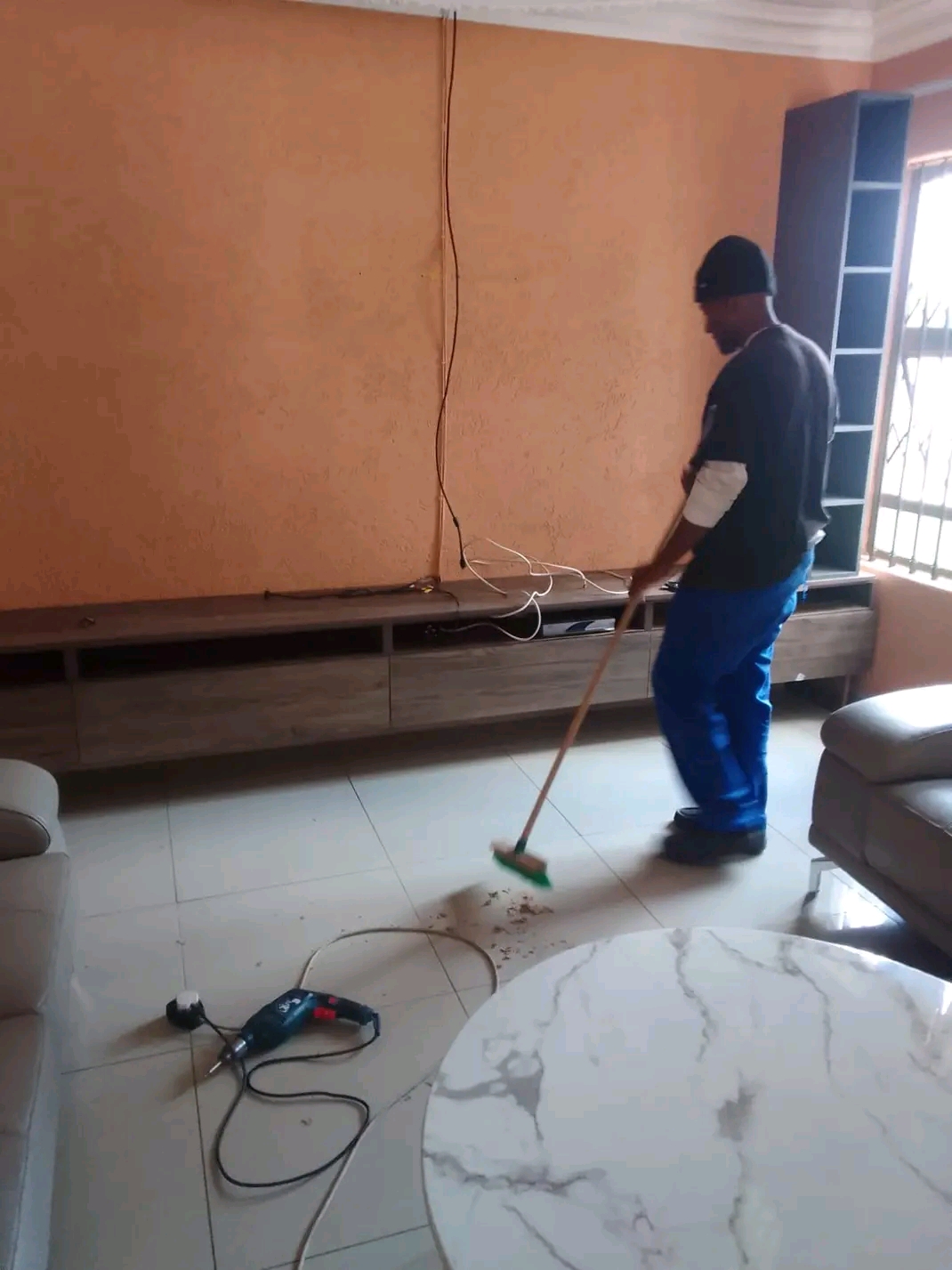 Artisan installer shaping materials